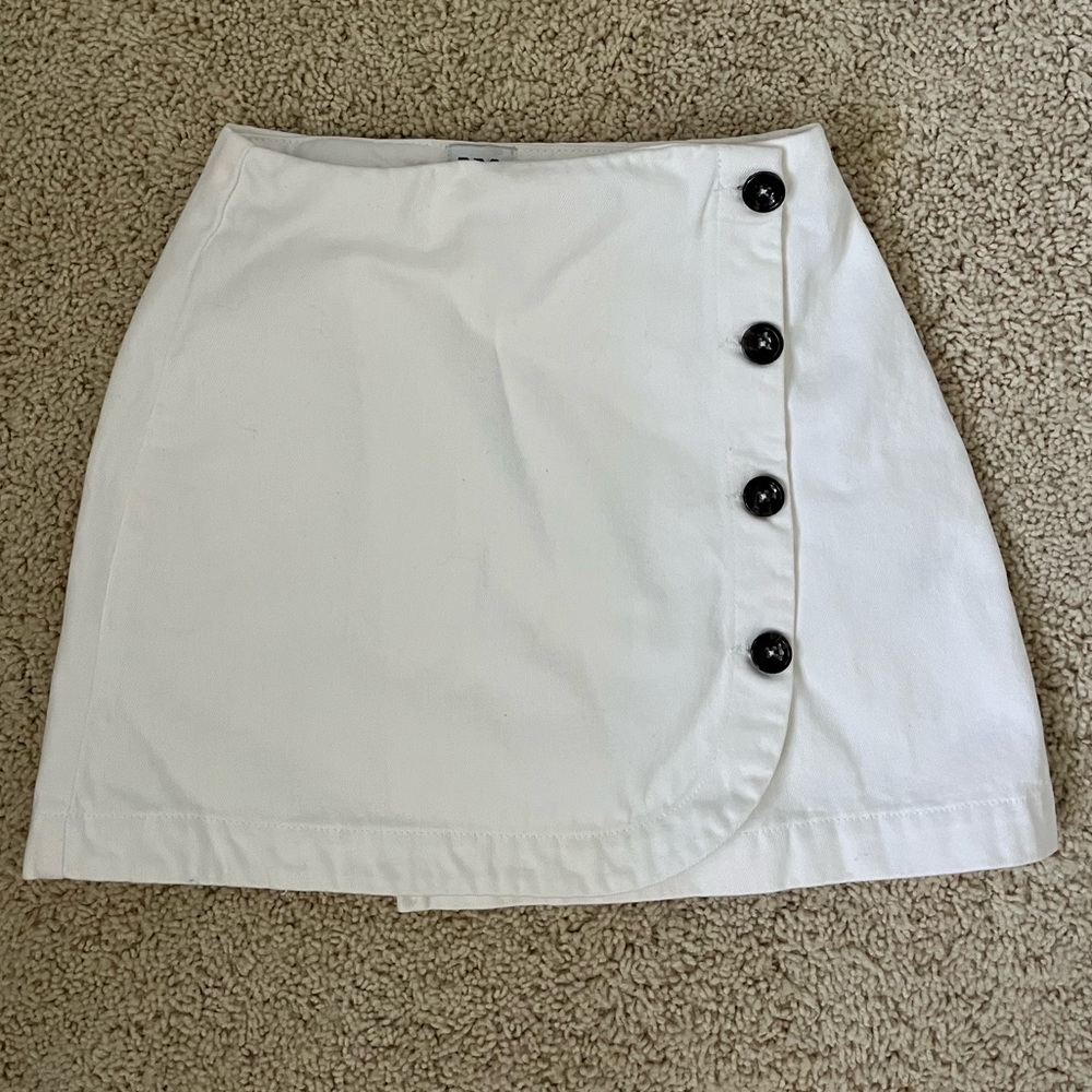BDG white Jean skirt xs